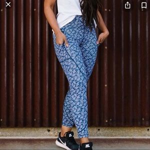 Zyia High Rise 7/8th Hay Stacks Leggings